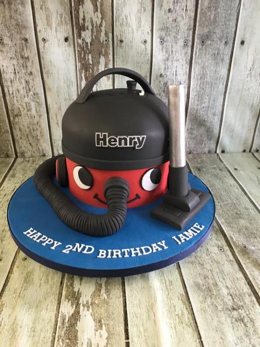 henery the hoover birthday cake