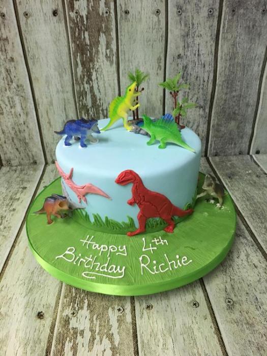 dinasaur birthday cake
