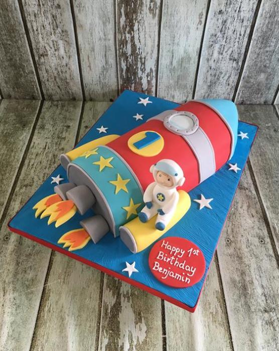 rocket ship birthday cake