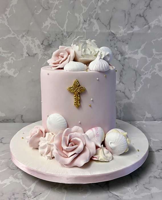 meraigue-and-flowers-confirmation-cake-