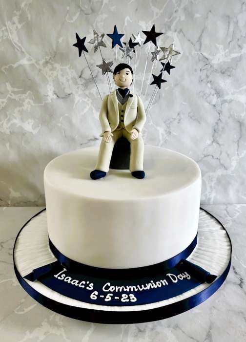 sugar-figure-communion-cake-@fionaocarroll