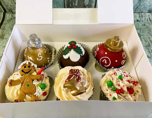 Chruistmas-mixed-box-cup-cakes-hot-chocolate-bombes-and-Truffles