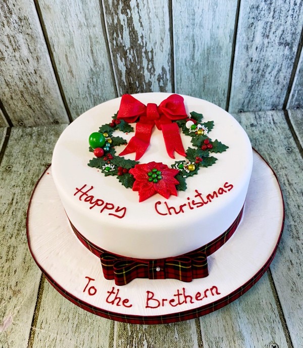 Holly-Wreath-2-Christmas-cake-
