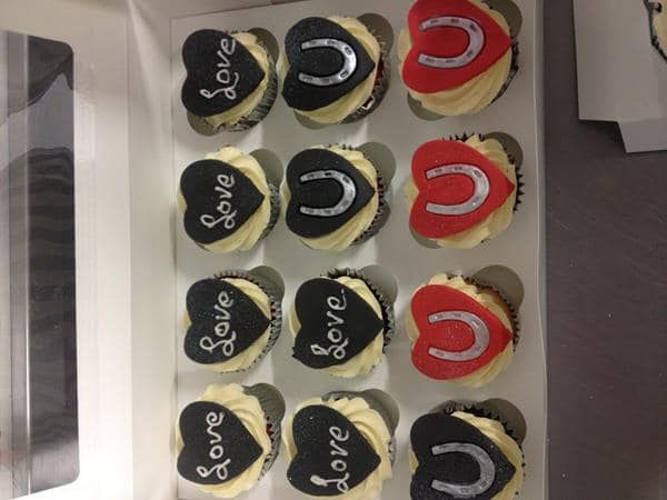Hens cup cakes