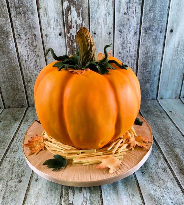 extra large pumpkin wedding cake Halloween