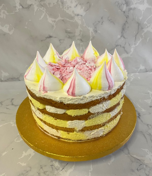 Lemon-Merangue-Gateaux-Dessert