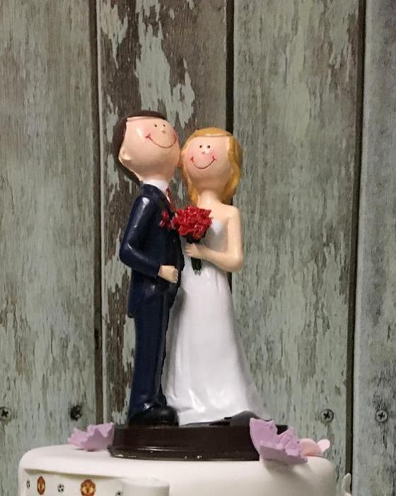 bride and groom cake topper