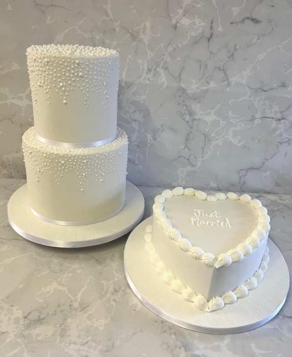 sweet heart single tier wedding and 2 tier pearl  wedding cake
