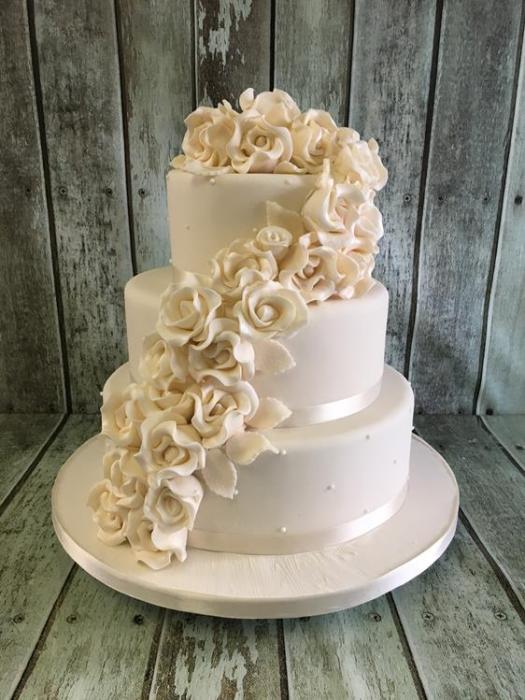 Wedding cake Dublin Ireland  , novelty sports fashion  princess  vintage cake Dublin Ireland