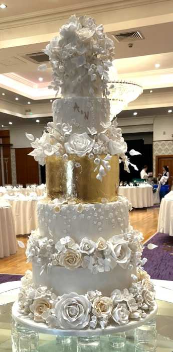 gold-leaf-and-hand-made-sugar-flowers-
