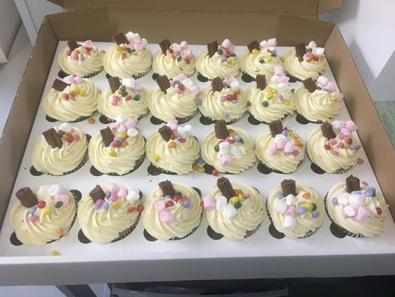 cup cakes wedding hens  celebration